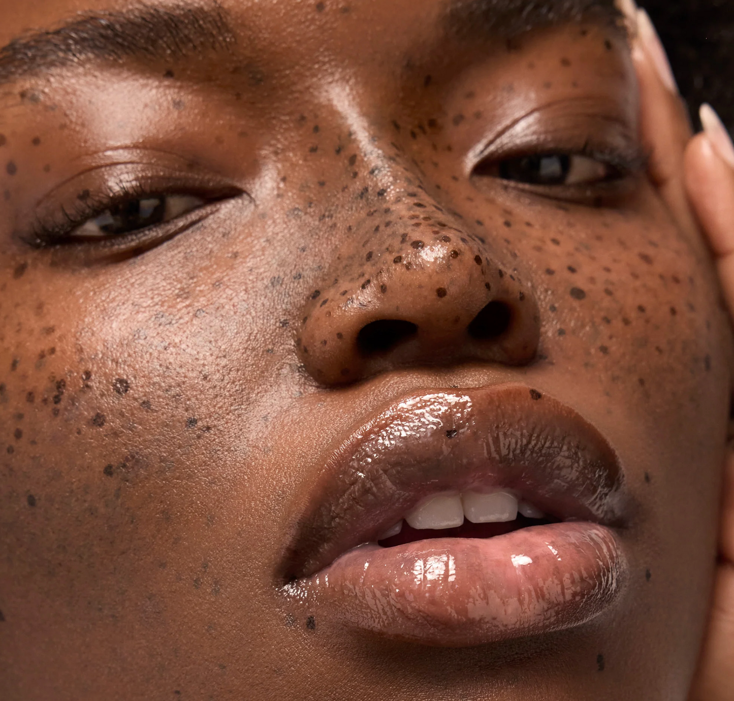 Vanity Travel Bag in Vanilla