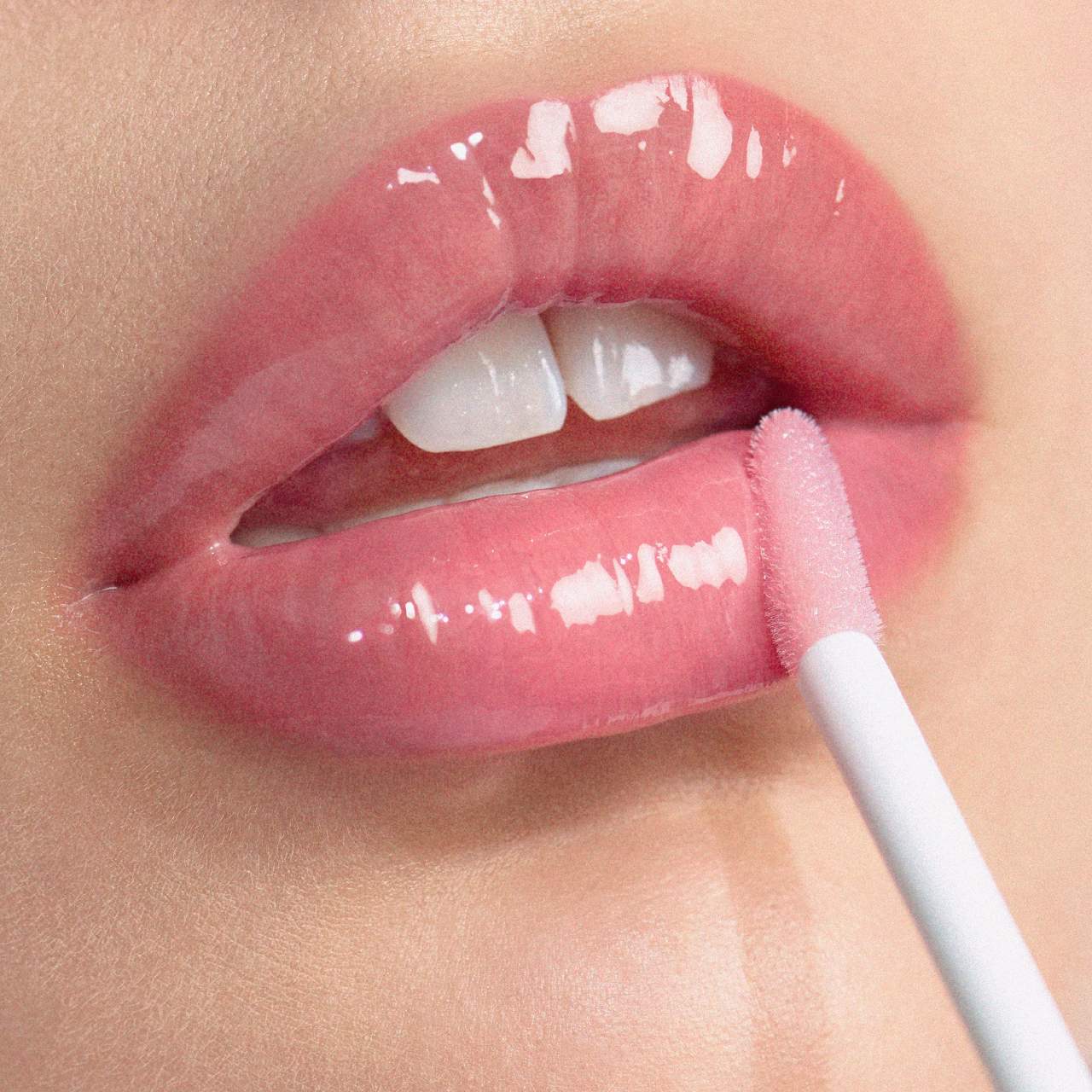 Glow Highlighter & Lip Gloss Gift Set