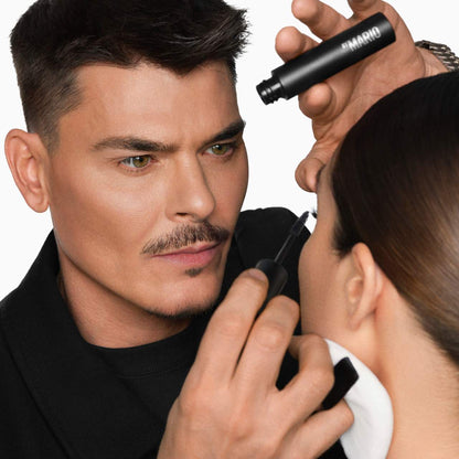 Master Mascara™ Volumizing & Lift
