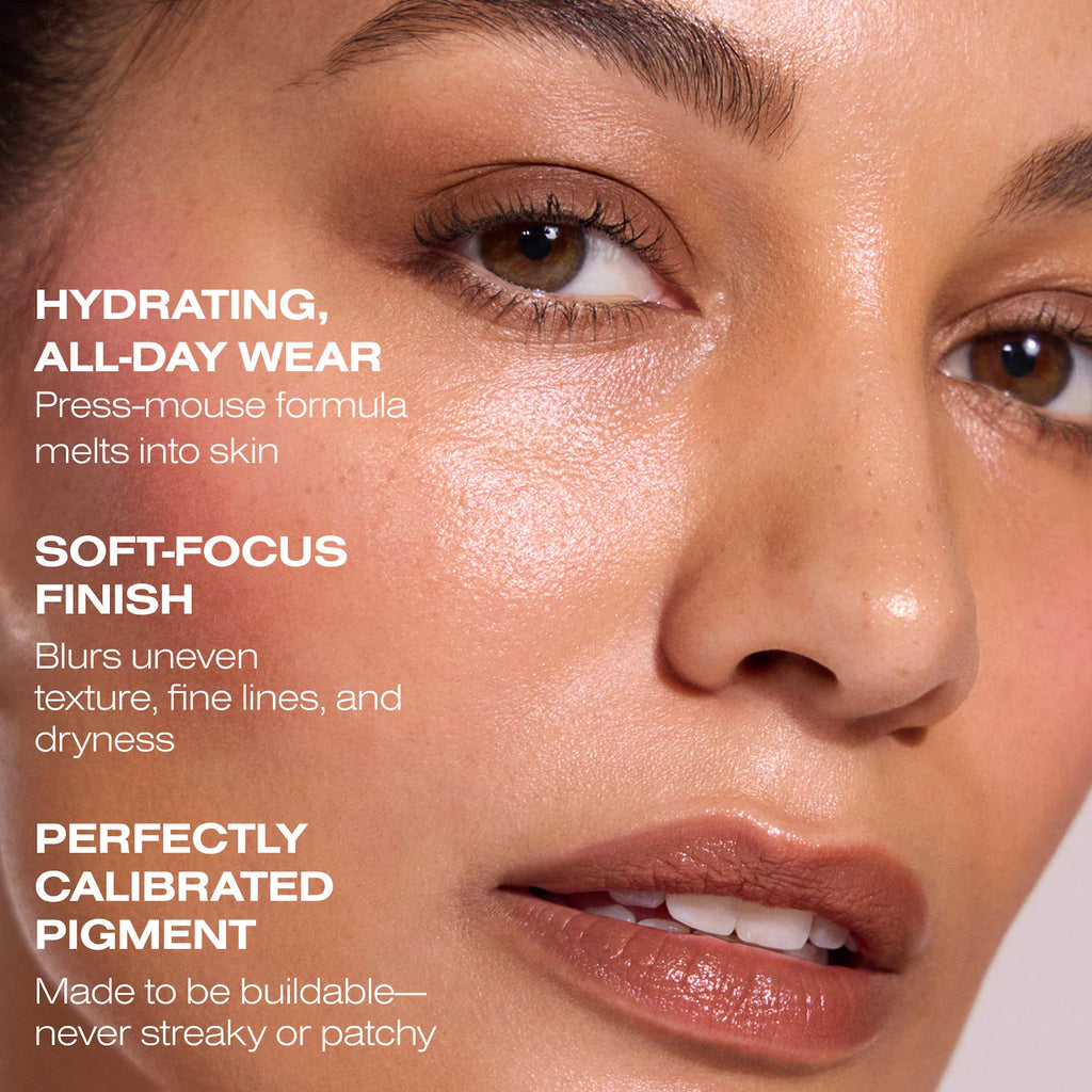 Coming in Hot Blurring Pressed-Mousse Blush