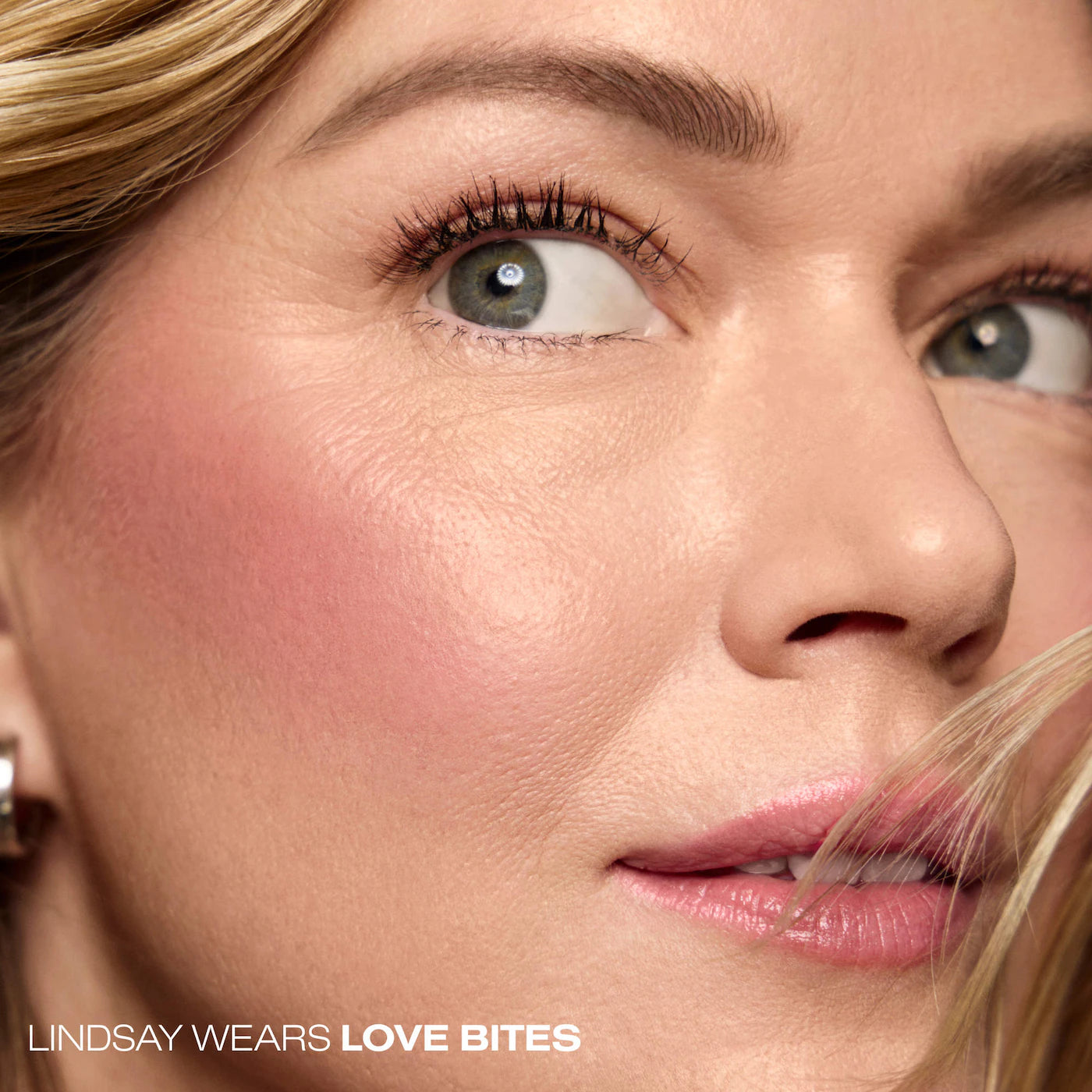 Coming in Hot Blurring Pressed-Mousse Blush