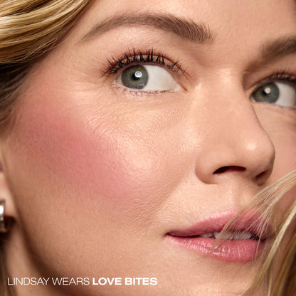 Coming in Hot Blurring Pressed-Mousse Blush