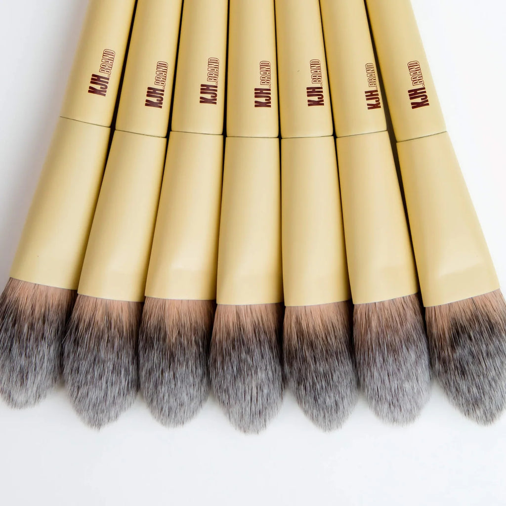 No. 4 Brush for Cream & Powder