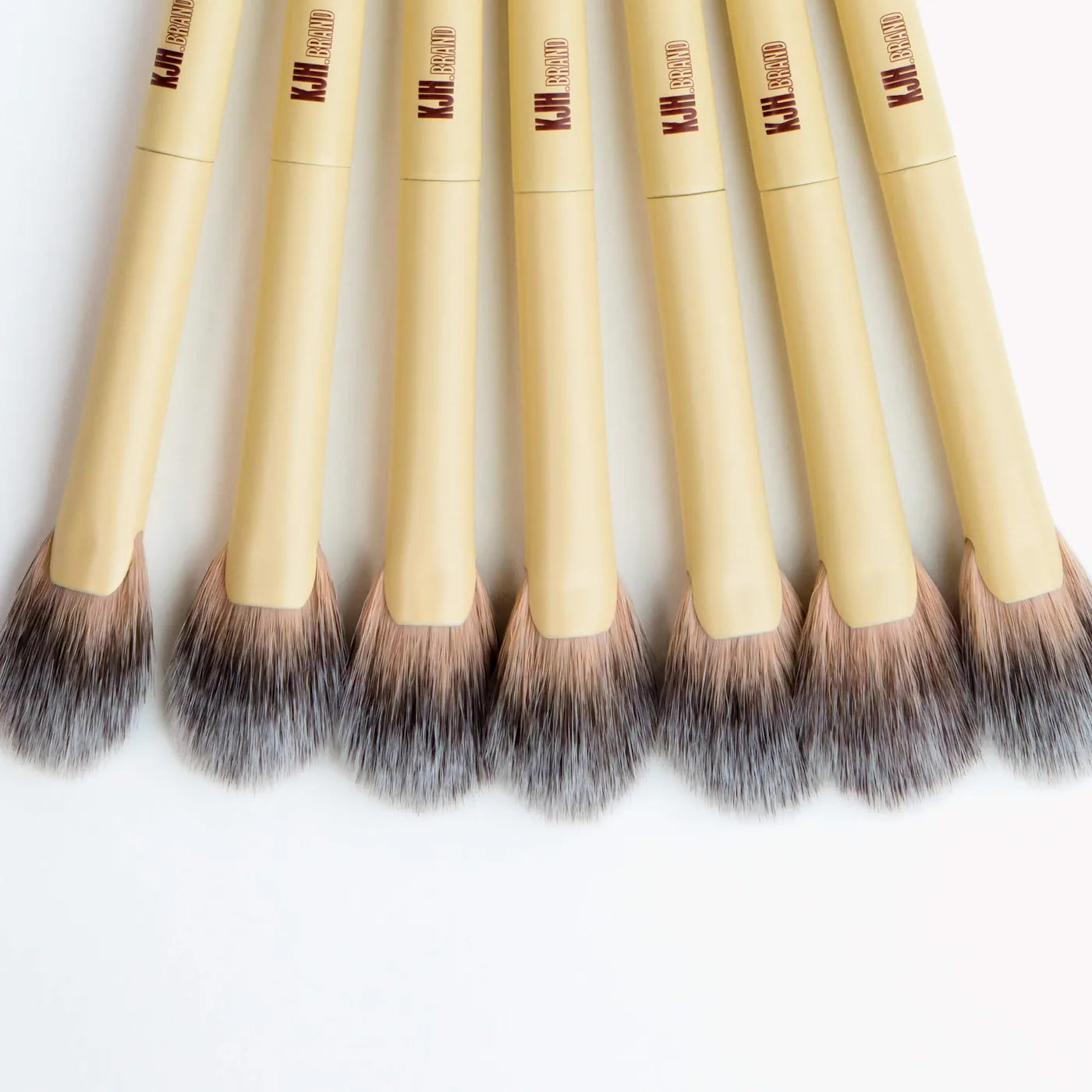 No. 3 Precision Fan Brush for Blending